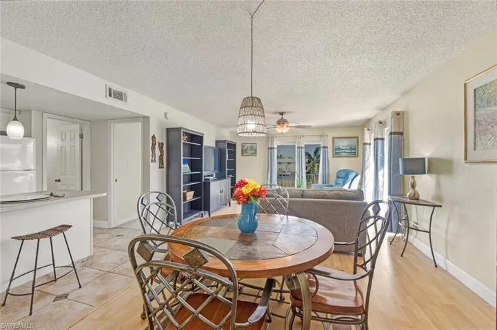 272  Palm  DR, Naples, FL 34112
