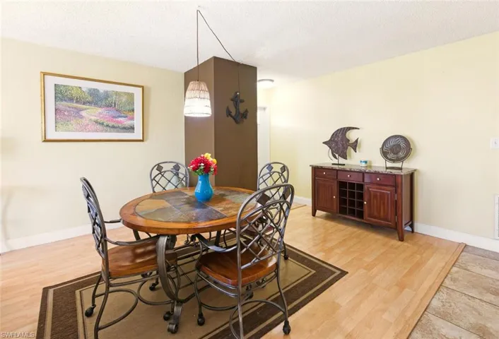272  Palm  DR, Naples, FL 34112