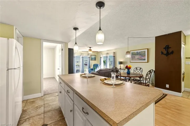 272  Palm  DR, Naples, FL 34112