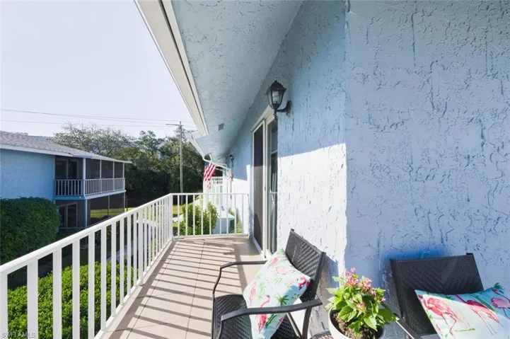 272  Palm  DR, Naples, FL 34112