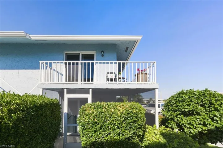 272  Palm  DR, Naples, FL 34112