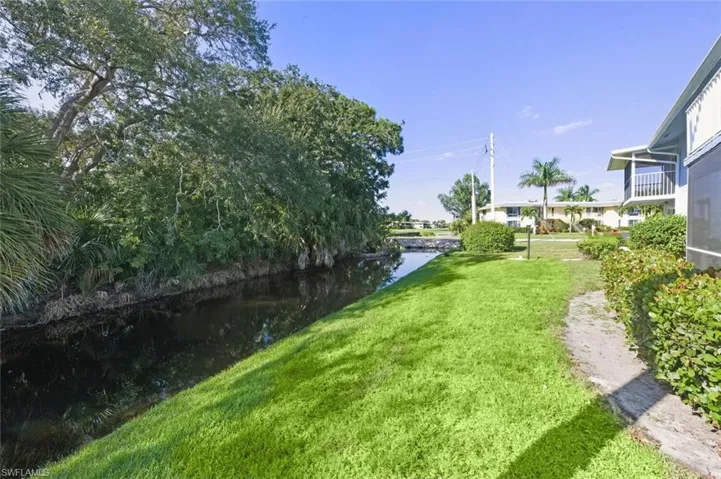272  Palm  DR, Naples, FL 34112