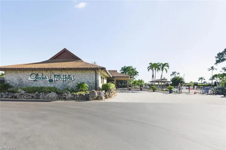 272  Palm  DR, Naples, FL 34112