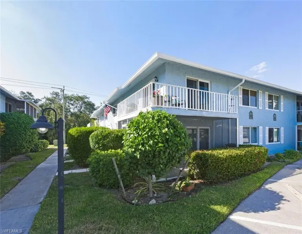 272  Palm  DR, Naples, FL 34112