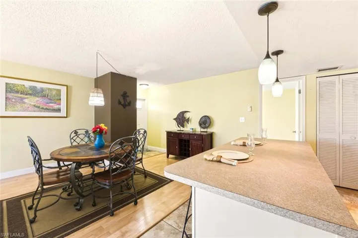 272  Palm  DR, Naples, FL 34112