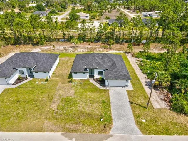 Aerial view of property and surrounding area