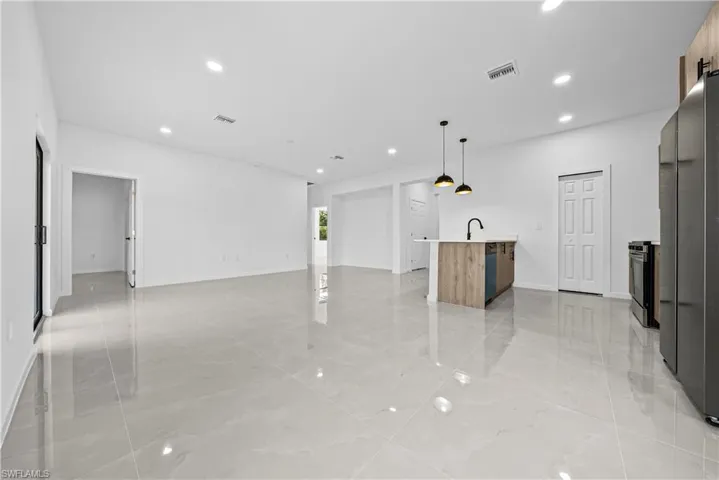 3105  42nd W ST, Lehigh Acres, FL 33971