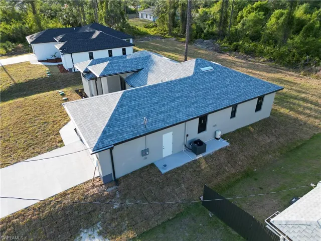 Aerial view of property and surrounding area