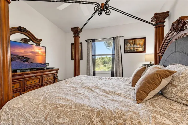475 Robin Hood Cir 202, Naples, Florida 34104