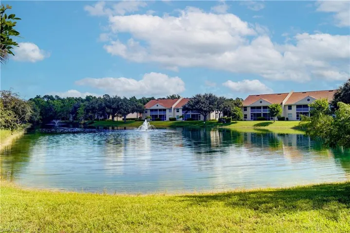 475 Robin Hood Cir 202, Naples, Florida 34104