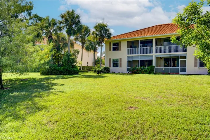 475 Robin Hood Cir 202, Naples, Florida 34104
