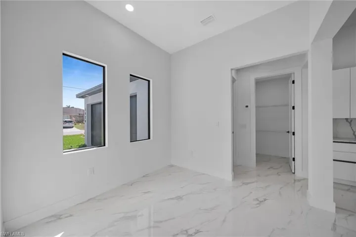 1320 Ne 20th St, Cape Coral, Florida 33909