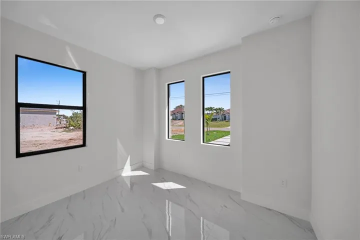 1320 Ne 20th St, Cape Coral, Florida 33909