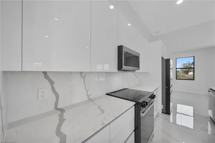 1320 Ne 20th St, Cape Coral, Florida 33909