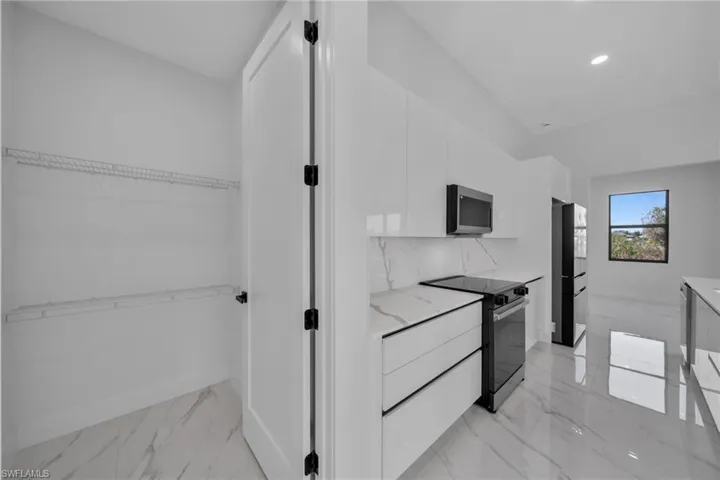 1320 Ne 20th St, Cape Coral, Florida 33909