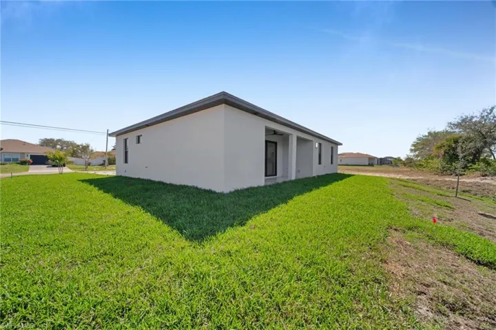 1320 Ne 20th St, Cape Coral, Florida 33909