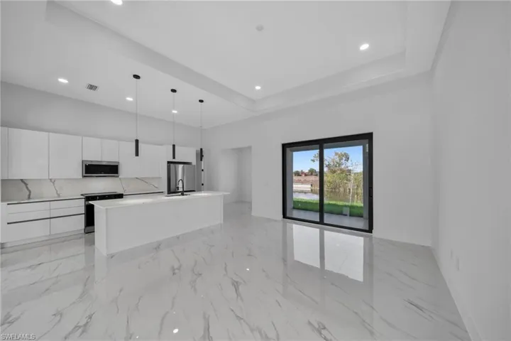 1320 Ne 20th St, Cape Coral, Florida 33909