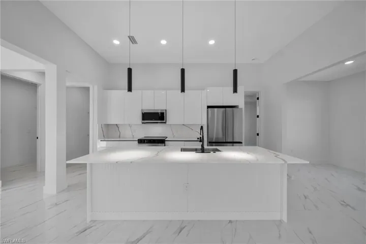 1320 Ne 20th St, Cape Coral, Florida 33909
