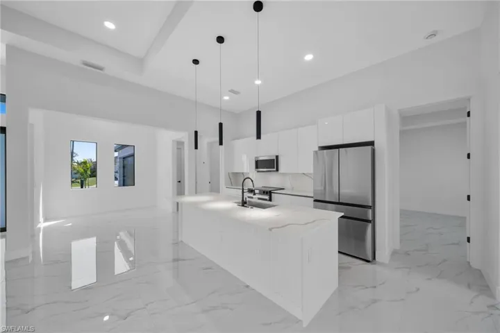 1320 Ne 20th St, Cape Coral, Florida 33909