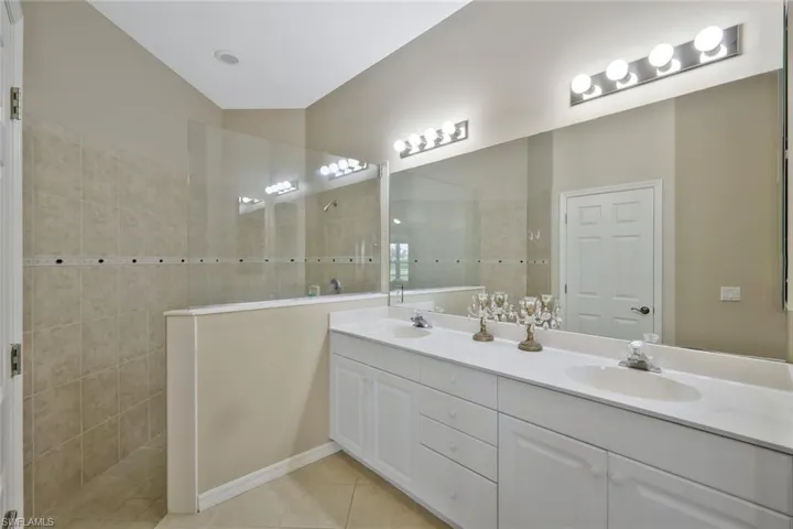 12732 Fox Ridge Dr, Bonita Springs, Florida 34135