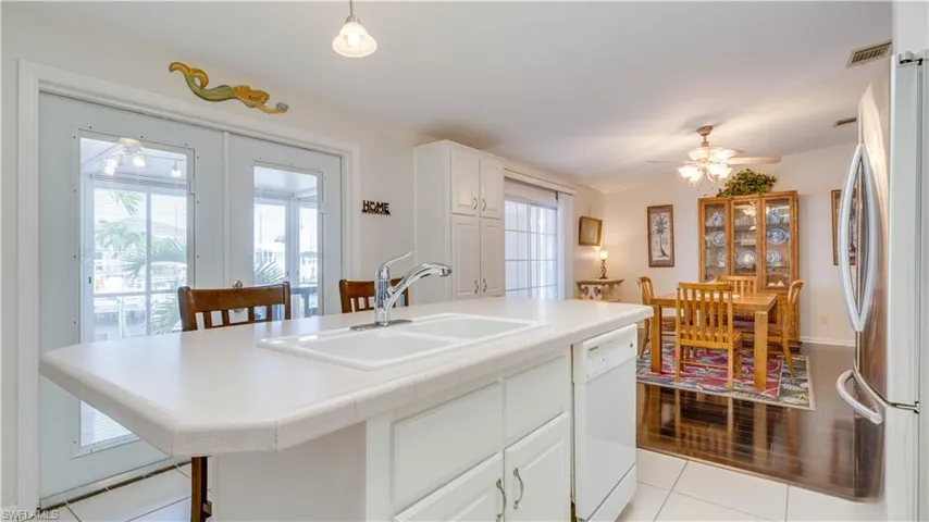 Spacious Island in Kitchen