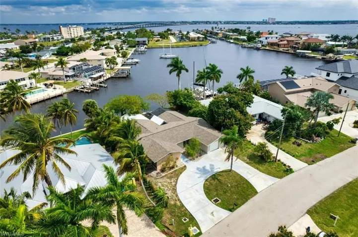 Bimini Basin | Moments from the River with direct "no-bridge access"