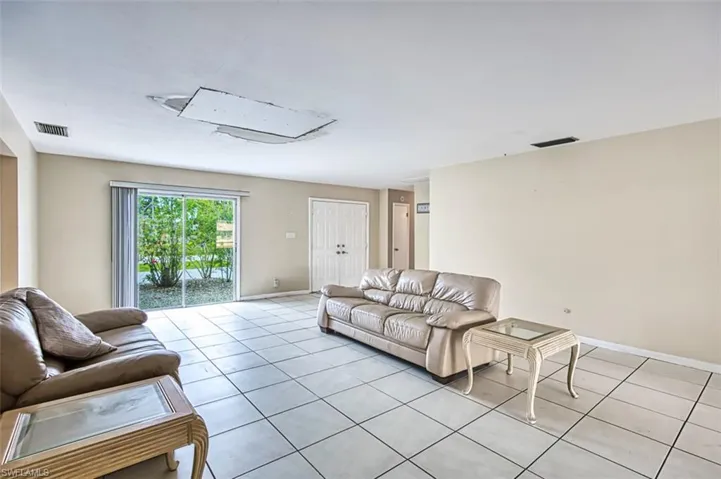 Living/Dining Room