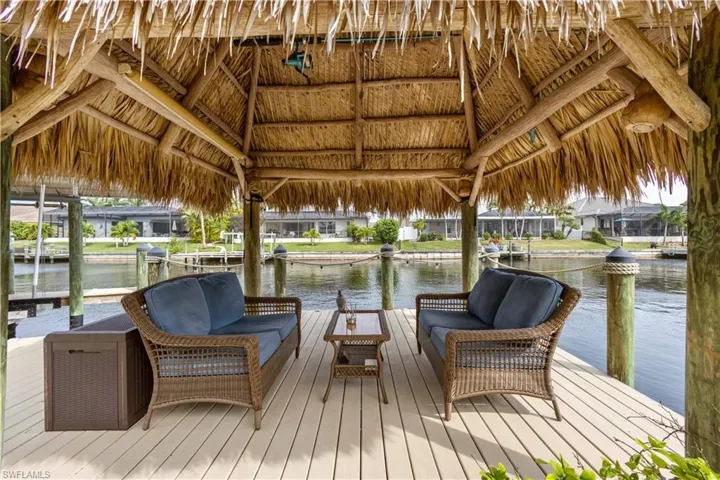 Tiki Hut