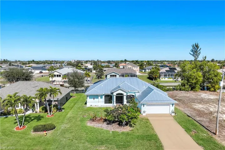 Aerial perspective of front of home