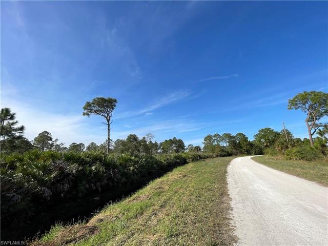 2381  Christopher  LN, Clewiston, FL 33440