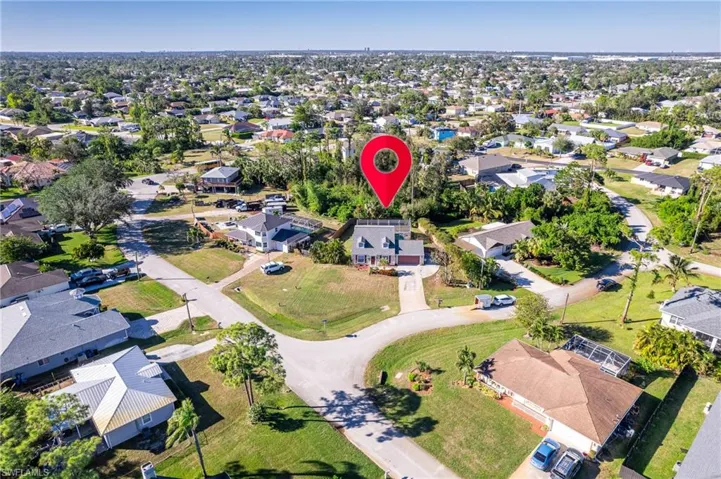 Birds eye view of property