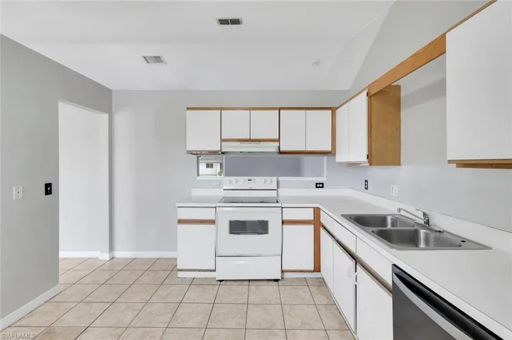 1409 Sw 11th Pl, Cape Coral, Florida 33991