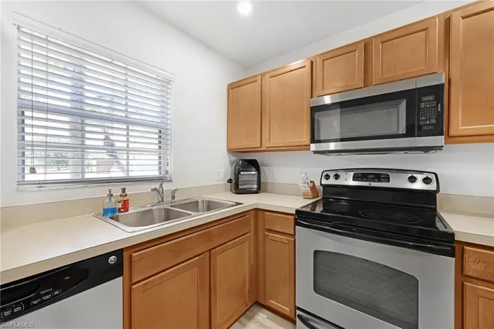 9064  Gervais  CIR, Naples, FL 34120