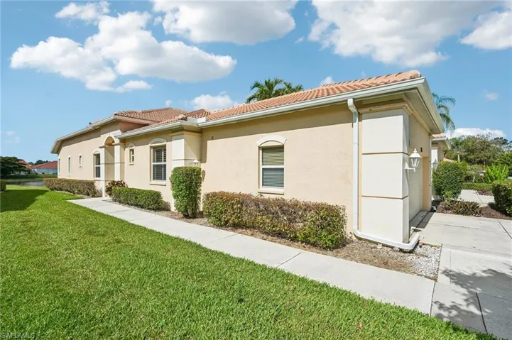 7895 Sanctuary Cir 117-1, Naples, Florida 34104