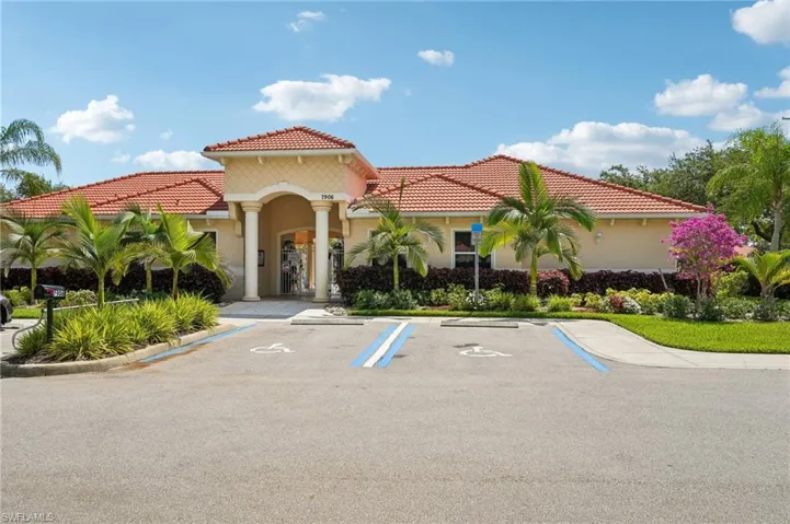 7895 Sanctuary Cir 117-1, Naples, Florida 34104