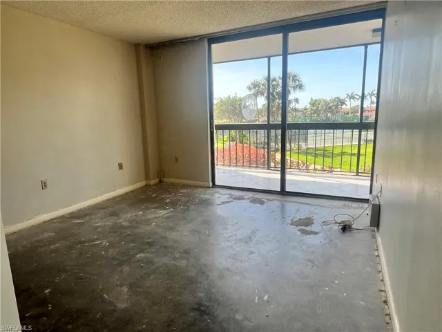 Master Bedroom all carpet removed