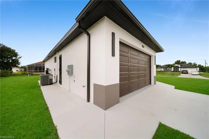 810 Carlfield Ave, Lehigh Acres, Florida 33971