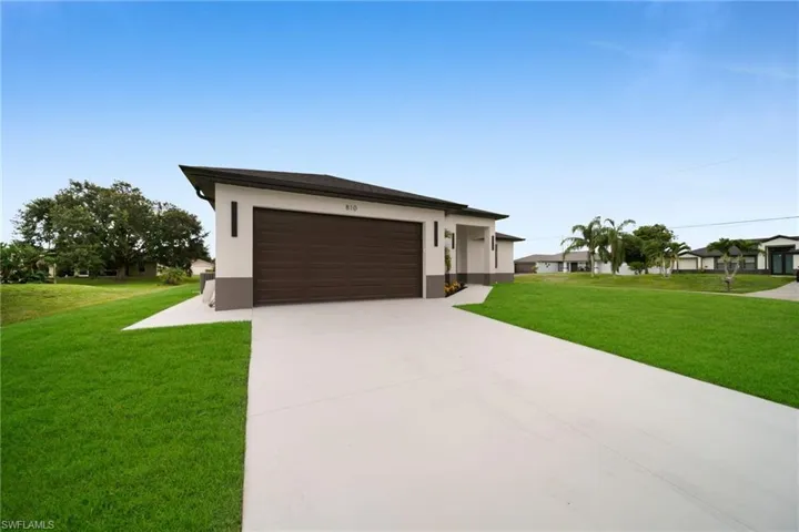 810 Carlfield Ave, Lehigh Acres, Florida 33971