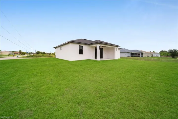 810 Carlfield Ave, Lehigh Acres, Florida 33971