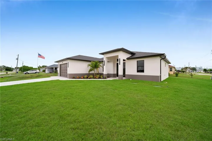810 Carlfield Ave, Lehigh Acres, Florida 33971