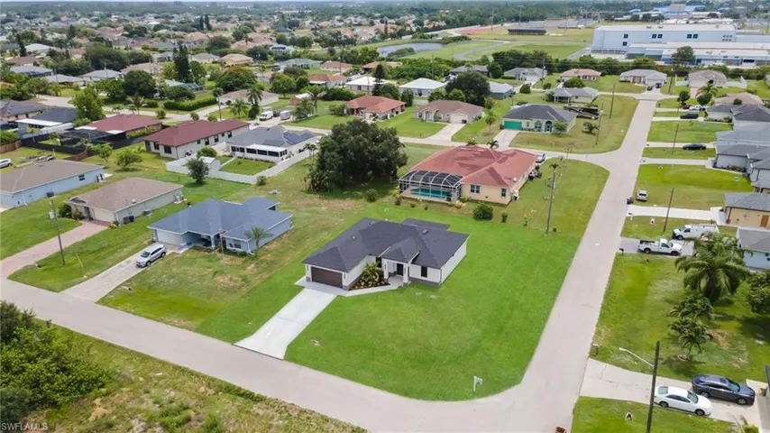 810 Carlfield Ave, Lehigh Acres, Florida 33971