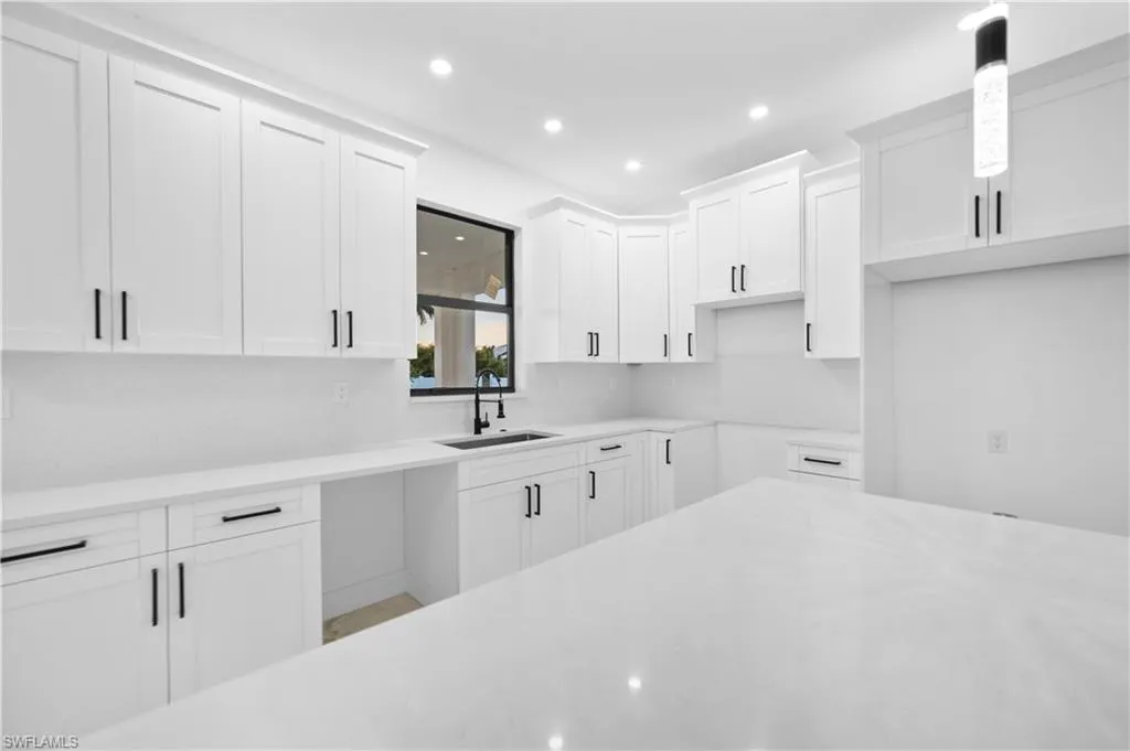 2424 24 AVE, Cape Coral, FL 33909,224024857