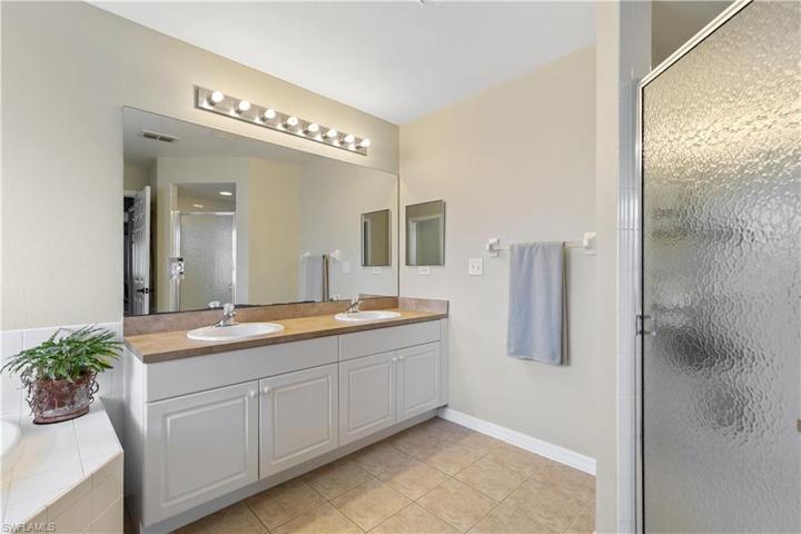 Master Bath ensuite