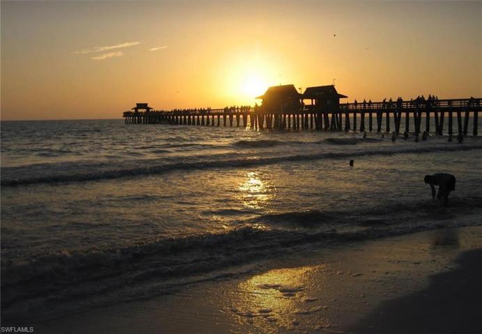 NAPLES PIER