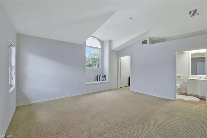 Third large bedroom with ensuite bathroom