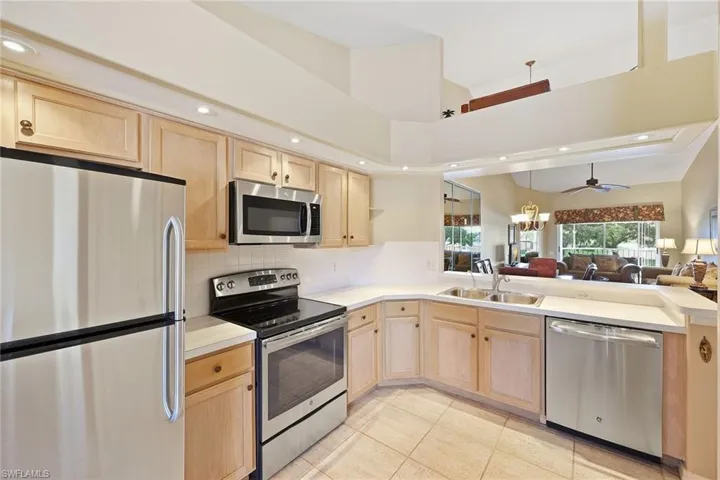 28072 Cavendish Ct 2207, Bonita Springs, Florida 34135
