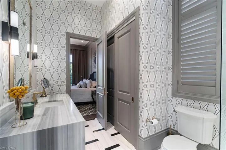 Detached Casita bathroom