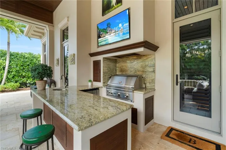 2225 Miramonte Ct, Naples, Florida 34105