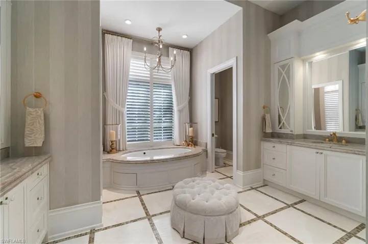 2225 Miramonte Ct, Naples, Florida 34105