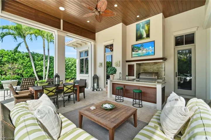 2225 Miramonte Ct, Naples, Florida 34105